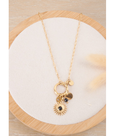 collier doré breloque